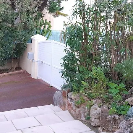 For 9 People 15 Mins Walk From The Beaches And The Center Of Ste Maxime *