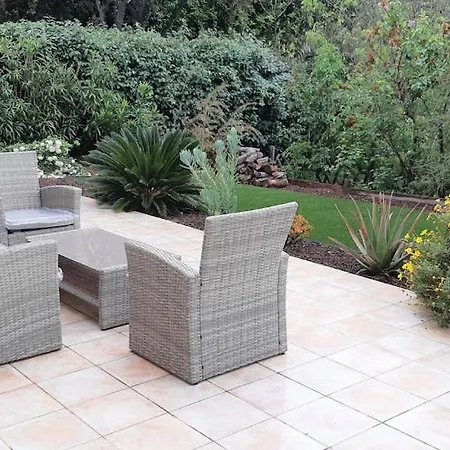 Villa For 9 People 15 Mins Walk From The Beaches And The Center Of Ste Maxime Sainte-Maxime